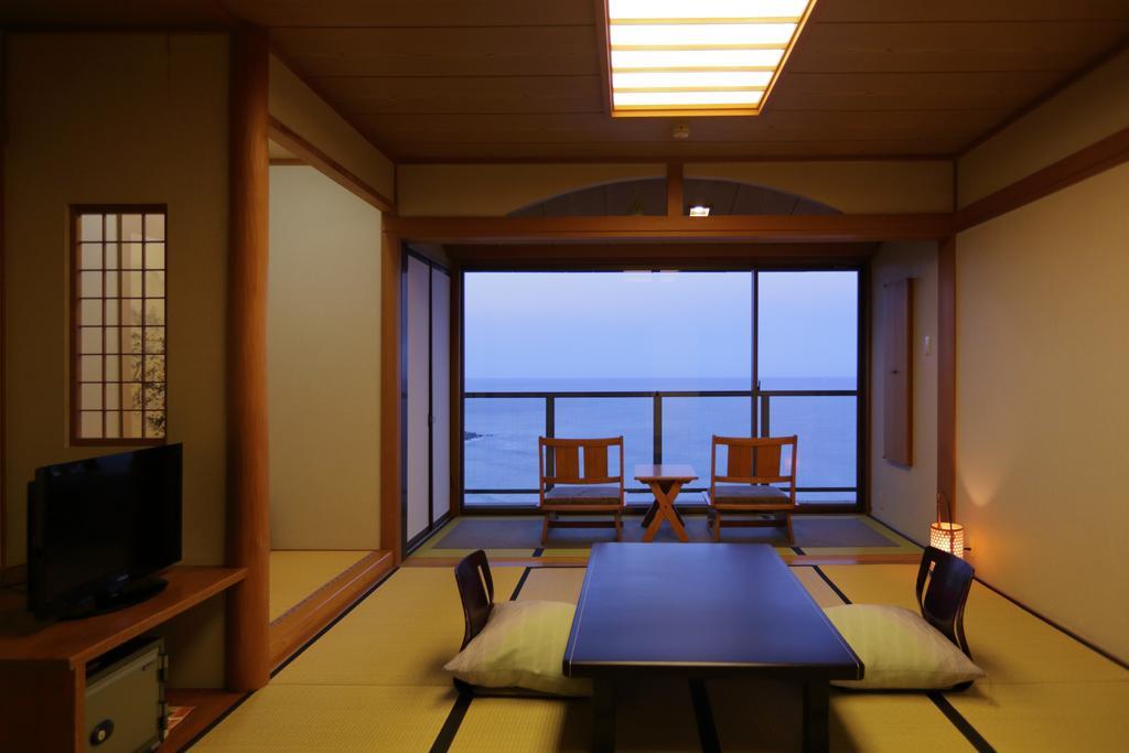 Izu Retreat By Onko Chishin Hotel Хигашиизу Екстериор снимка