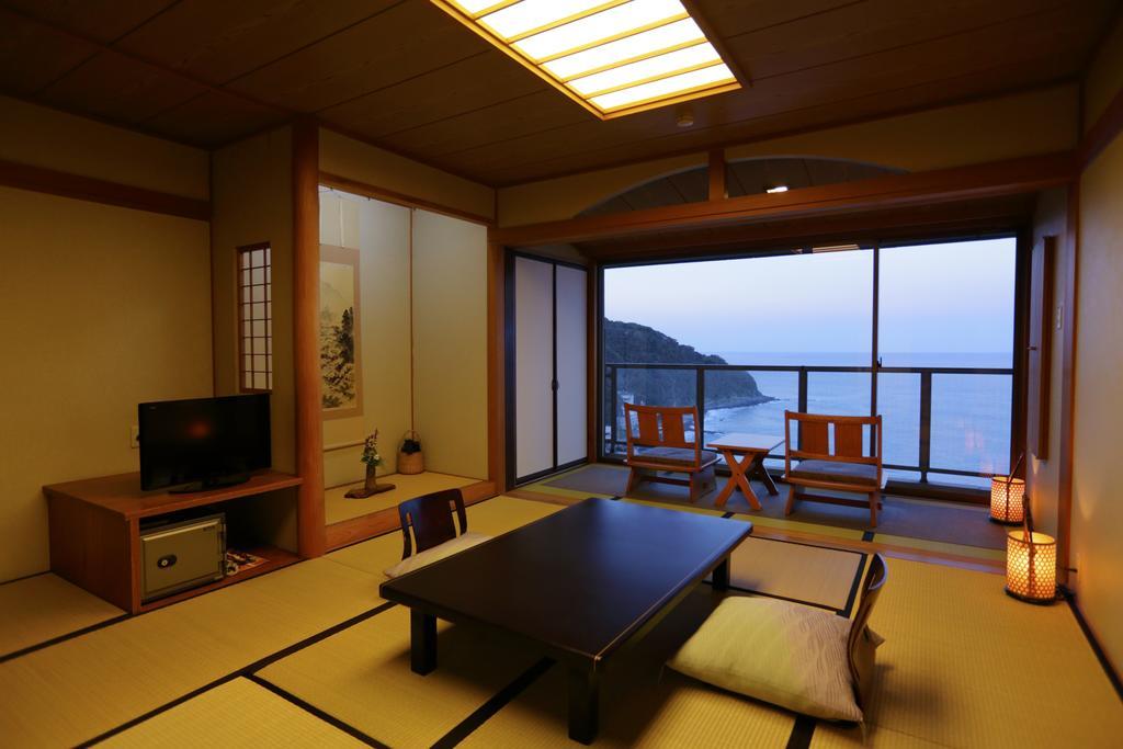 Izu Retreat By Onko Chishin Hotel Хигашиизу Екстериор снимка